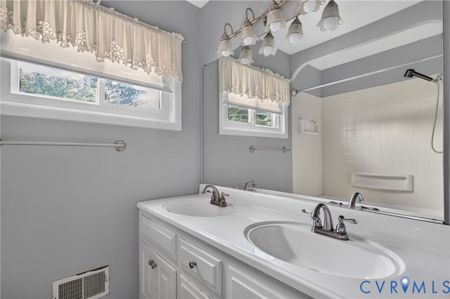 9200 Philmont Dr, Henrico, VA 23294
