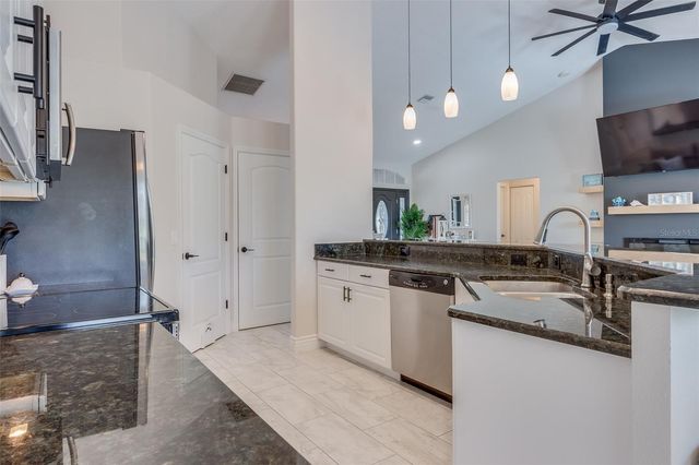 2226 CHARLESTON PARK DRIVE, North Port, FL 34287