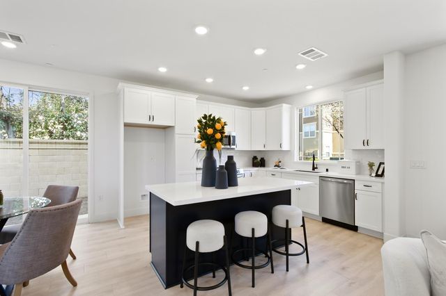 461 Caravaggio Cir, Sacramento, CA 95835