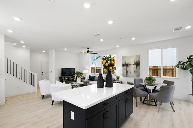 461 Caravaggio Cir, Sacramento, CA 95835