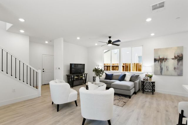 461 Caravaggio Cir, Sacramento, CA 95835