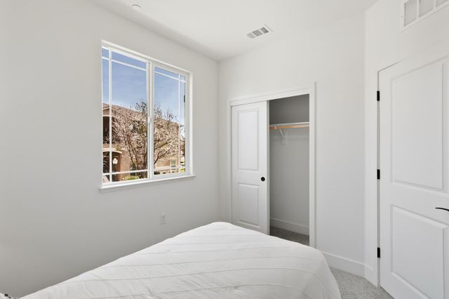 461 Caravaggio Cir, Sacramento, CA 95835