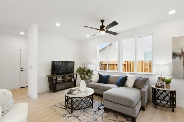 461 Caravaggio Cir, Sacramento, CA 95835