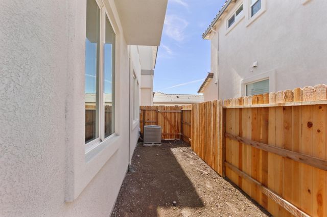 461 Caravaggio Cir, Sacramento, CA 95835