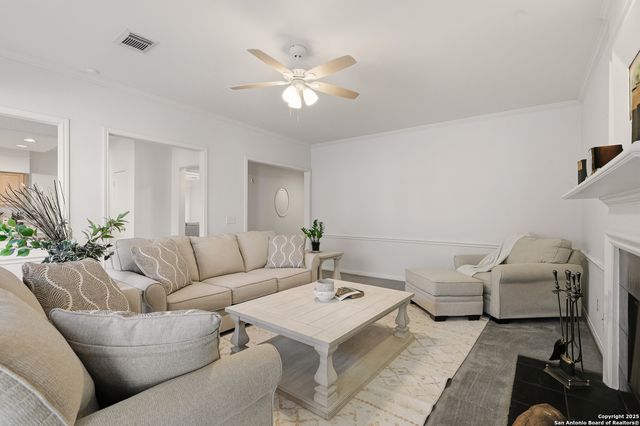 9518 Antoine Forest, San Antonio, TX 78254