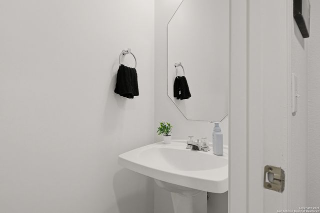 9518 Antoine Forest, San Antonio, TX 78254