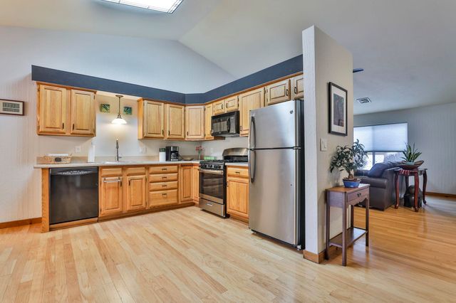 6 Dogwood Court, Atkinson, NH 03811