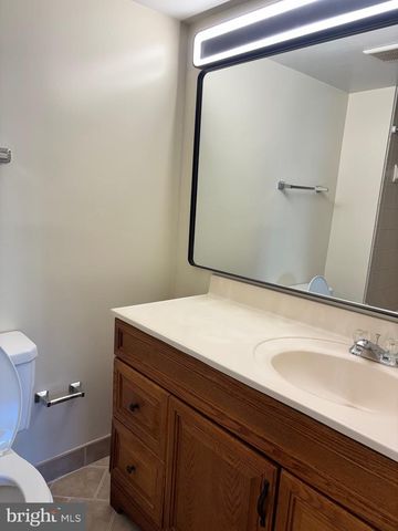 6966 HANOVER PKWY, Greenbelt, MD 20770