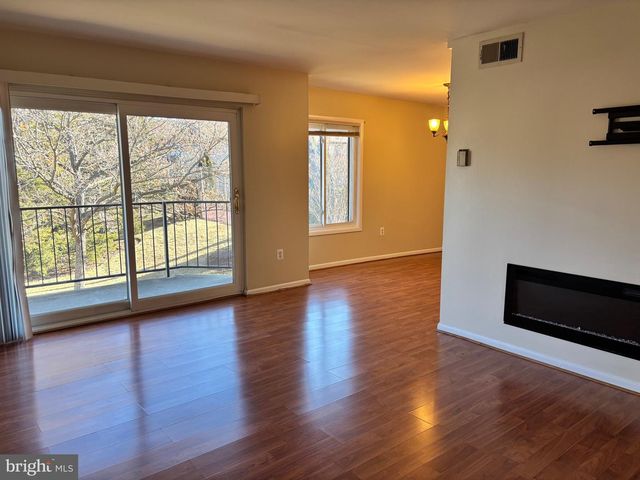 6966 HANOVER PKWY, Greenbelt, MD 20770