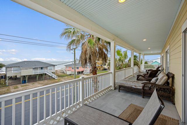 309 Palmetto Boulevard, Edisto Island, SC 29438