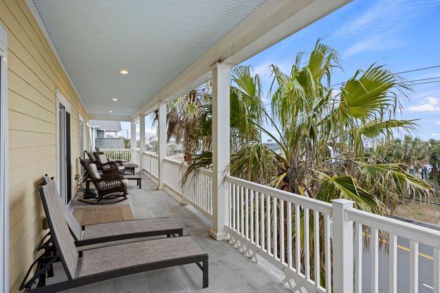 309 Palmetto Boulevard, Edisto Island, SC 29438