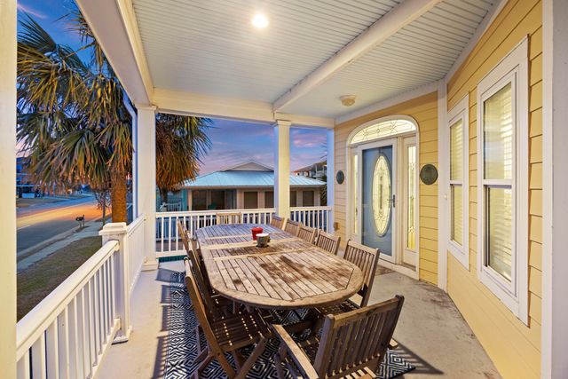 309 Palmetto Boulevard, Edisto Island, SC 29438