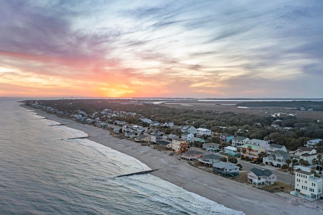 309 Palmetto Boulevard, Edisto Island, SC 29438