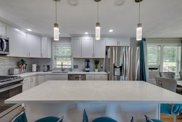 23 Lovers Leap Ave, Lynn, MA 01904