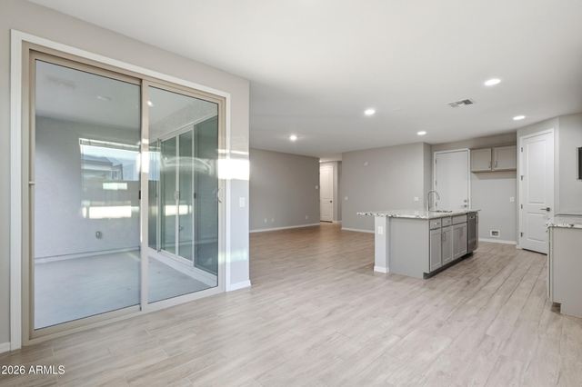 9426 E SATURN Avenue, Mesa, AZ 85212