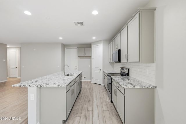 9426 E SATURN Avenue, Mesa, AZ 85212