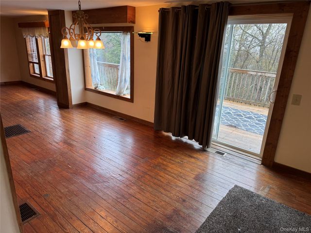 96 White Roe Lake Road, Livingston Manor, NY 12758