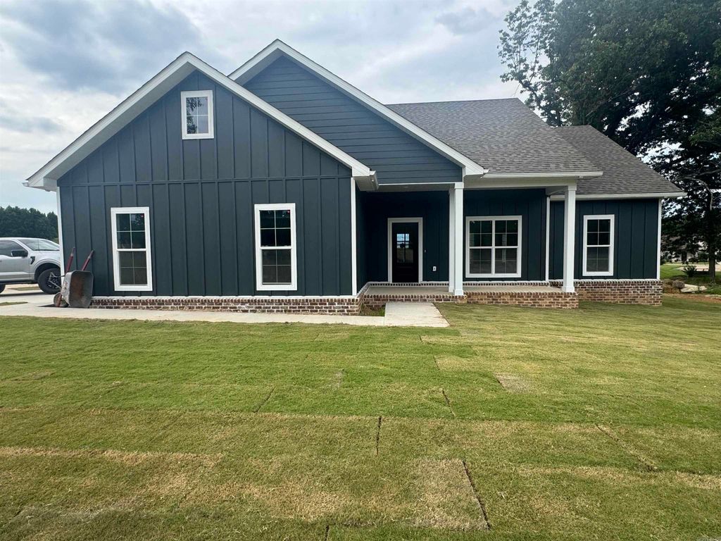 3007 Lynn Dr, Paragould, AR 72450