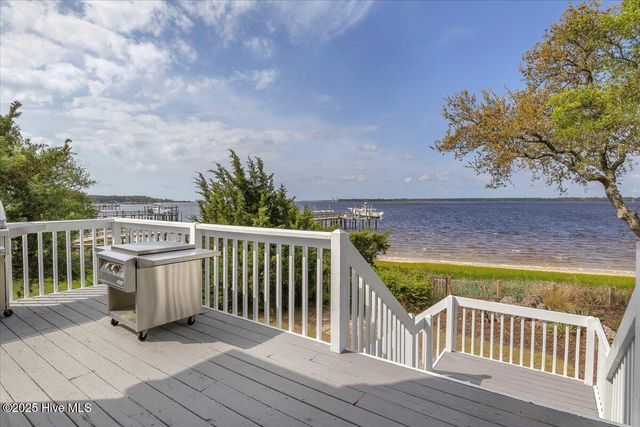 8824 Shipwatch Drive, Wilmington, NC 28412