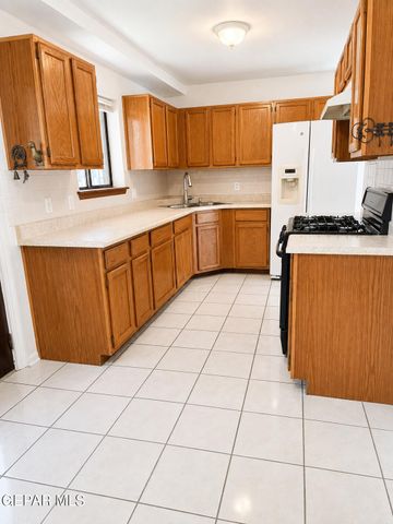 11829 HENRY PHIPPS Drive, El Paso, TX 79936