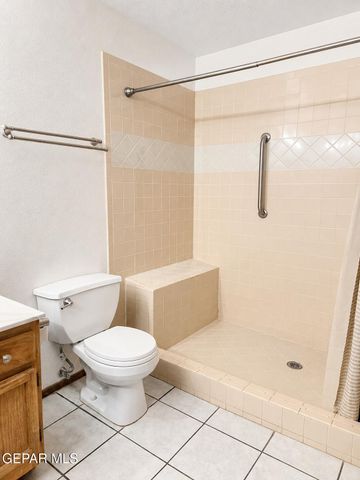 11829 HENRY PHIPPS Drive, El Paso, TX 79936