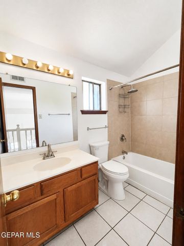 11829 HENRY PHIPPS Drive, El Paso, TX 79936