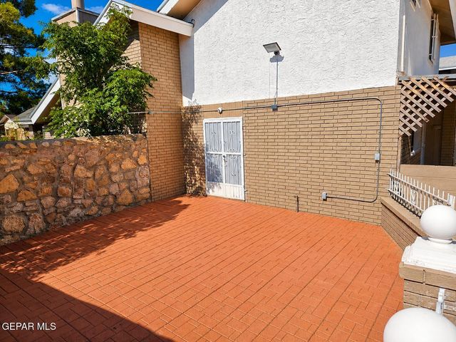 11829 HENRY PHIPPS Drive, El Paso, TX 79936