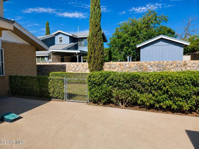 11829 HENRY PHIPPS Drive, El Paso, TX 79936