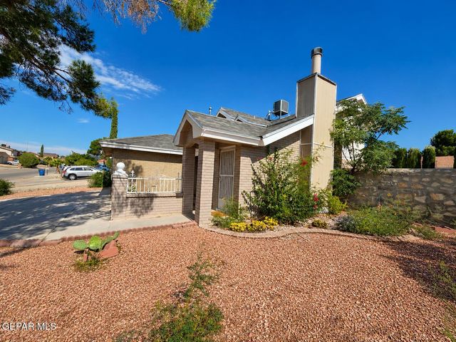 11829 HENRY PHIPPS Drive, El Paso, TX 79936