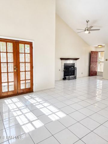 11829 HENRY PHIPPS Drive, El Paso, TX 79936