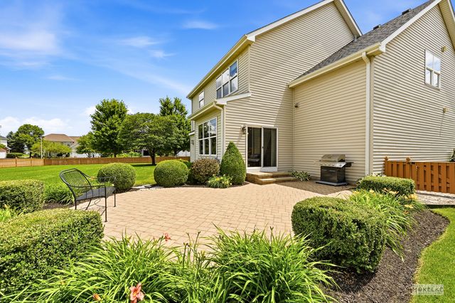 233 Willington Way, Oswego, IL 60543
