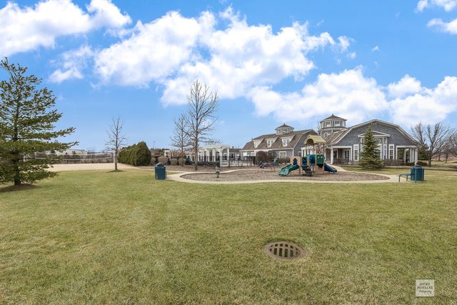 233 Willington Way, Oswego, IL 60543