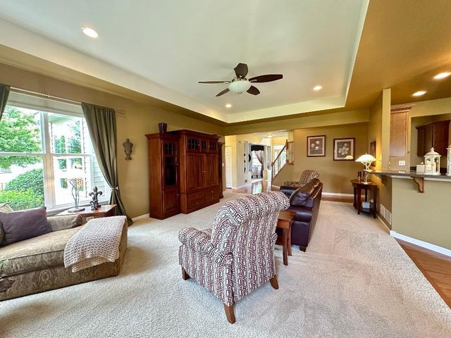 233 Willington Way, Oswego, IL 60543