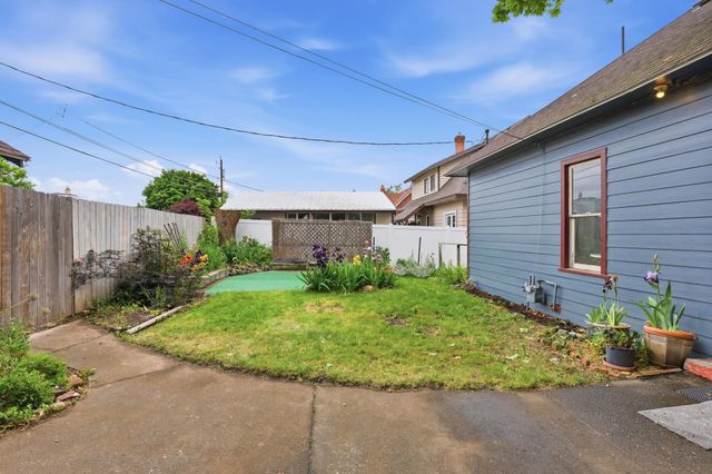 527 E Bridgeport Ave, Spokane, WA 99207
