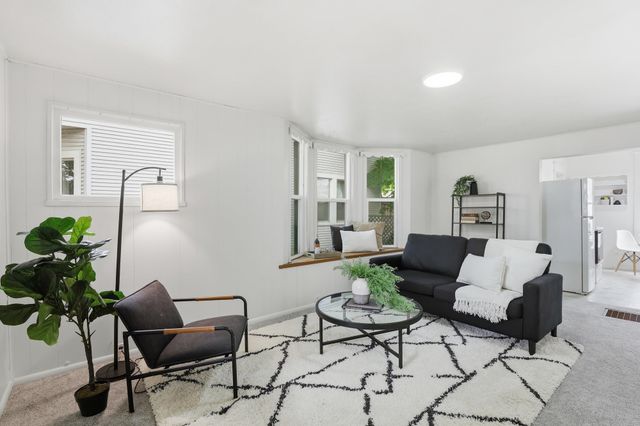 527 E Bridgeport Ave, Spokane, WA 99207