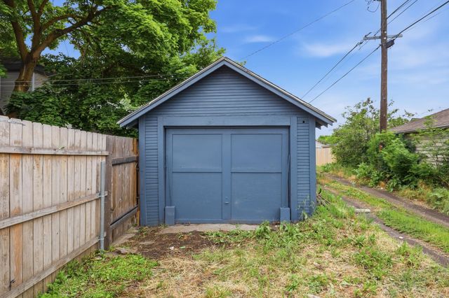 527 E Bridgeport Ave, Spokane, WA 99207