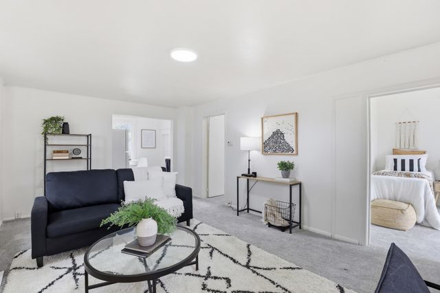 527 E Bridgeport Ave, Spokane, WA 99207