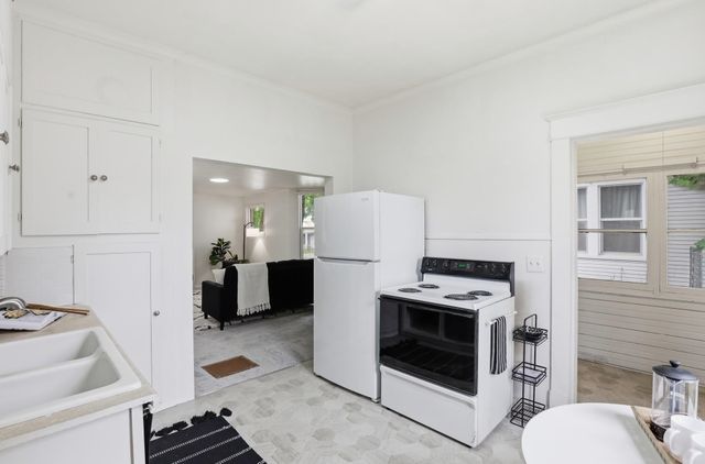527 E Bridgeport Ave, Spokane, WA 99207