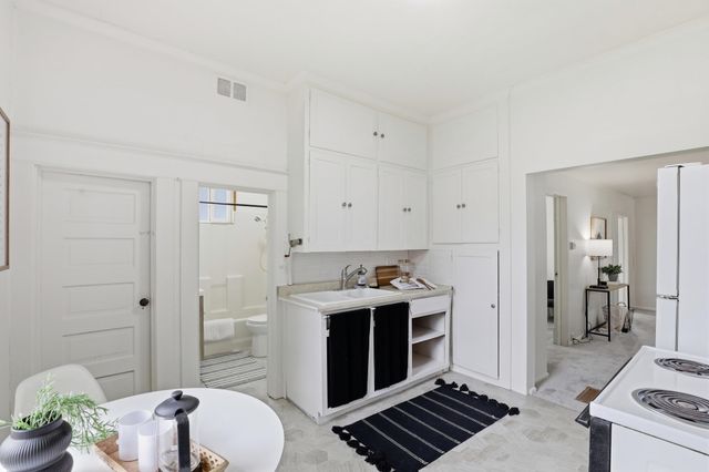527 E Bridgeport Ave, Spokane, WA 99207