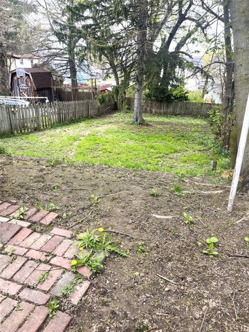 952 W 25TH Street, Erie, PA 16502