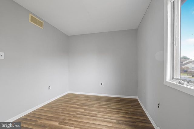 305 S RED LION TER, Bear, DE 19701