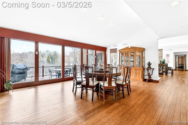 291 Barden Road, Bloomfield Hills, MI 48304
