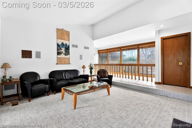 291 Barden Road, Bloomfield Hills, MI 48304