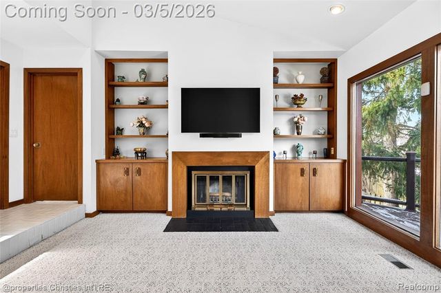 291 Barden Road, Bloomfield Hills, MI 48304