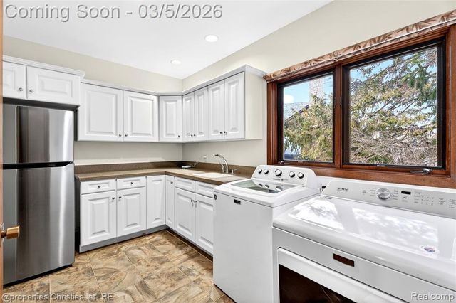 291 Barden Road, Bloomfield Hills, MI 48304