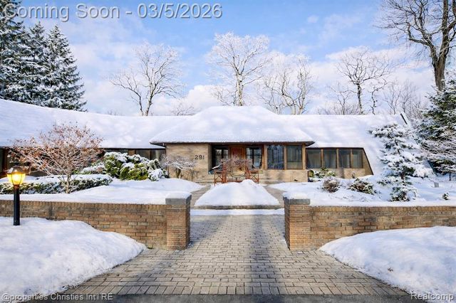 291 Barden Road, Bloomfield Hills, MI 48304