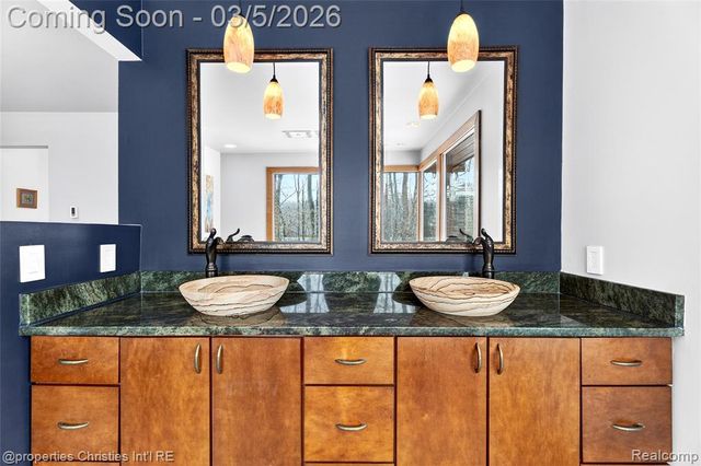 291 Barden Road, Bloomfield Hills, MI 48304