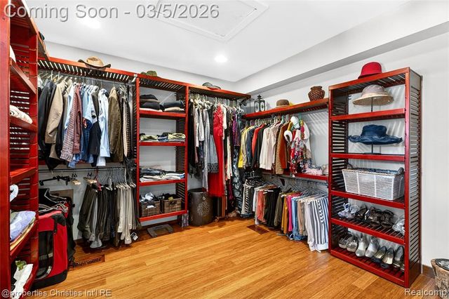 291 Barden Road, Bloomfield Hills, MI 48304