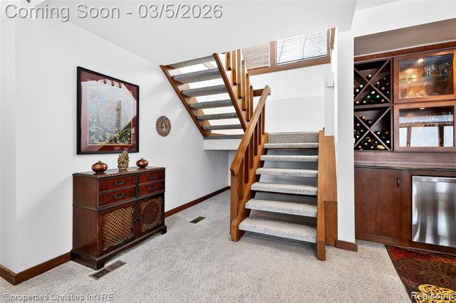 291 Barden Road, Bloomfield Hills, MI 48304