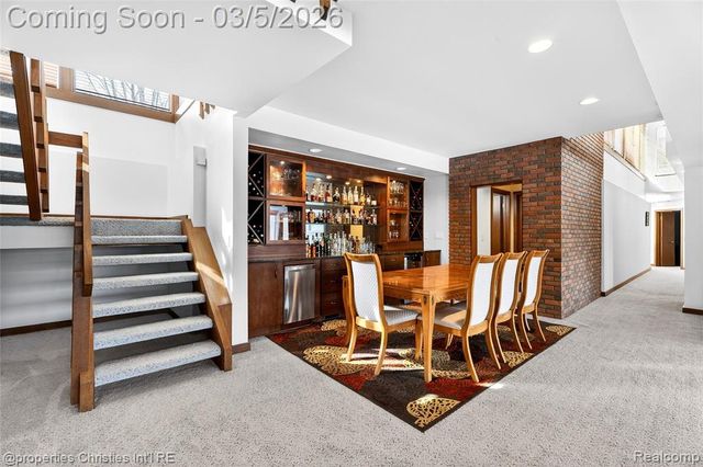 291 Barden Road, Bloomfield Hills, MI 48304